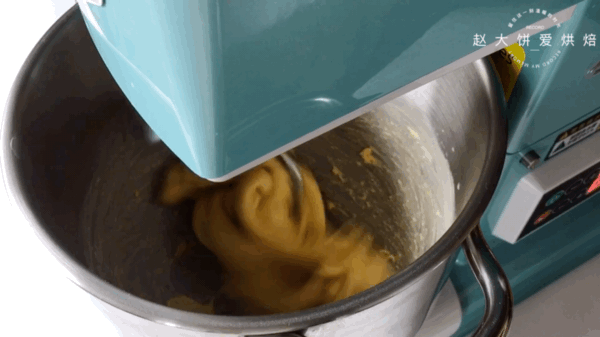 蓉吐司简单又好看的整形手法分享给你。K8凯发天生赢家松软香甜的金黄南瓜椰(图5) 蓉吐司简单又好看的整形手法分享给你。K8凯发天生赢家松软香甜的金黄南瓜椰(图5)