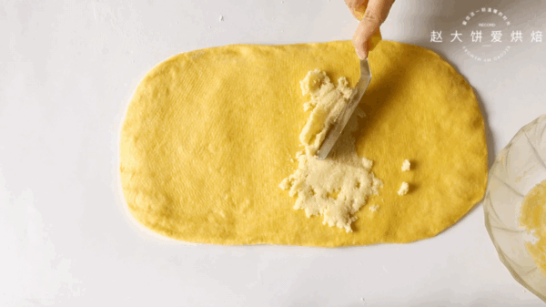 蓉吐司简单又好看的整形手法分享给你。K8凯发天生赢家松软香甜的金黄南瓜椰(图2) 蓉吐司简单又好看的整形手法分享给你。K8凯发天生赢家松软香甜的金黄南瓜椰(图2)