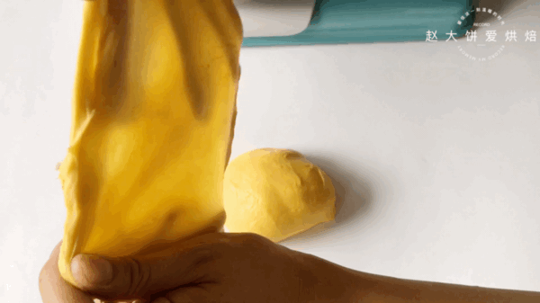 蓉吐司简单又好看的整形手法分享给你。K8凯发天生赢家松软香甜的金黄南瓜椰(图4) 蓉吐司简单又好看的整形手法分享给你。K8凯发天生赢家松软香甜的金黄南瓜椰(图4)